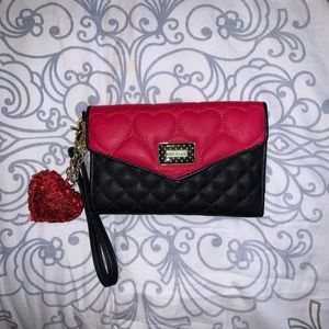 NWOT Betsey Johnson Wristlet